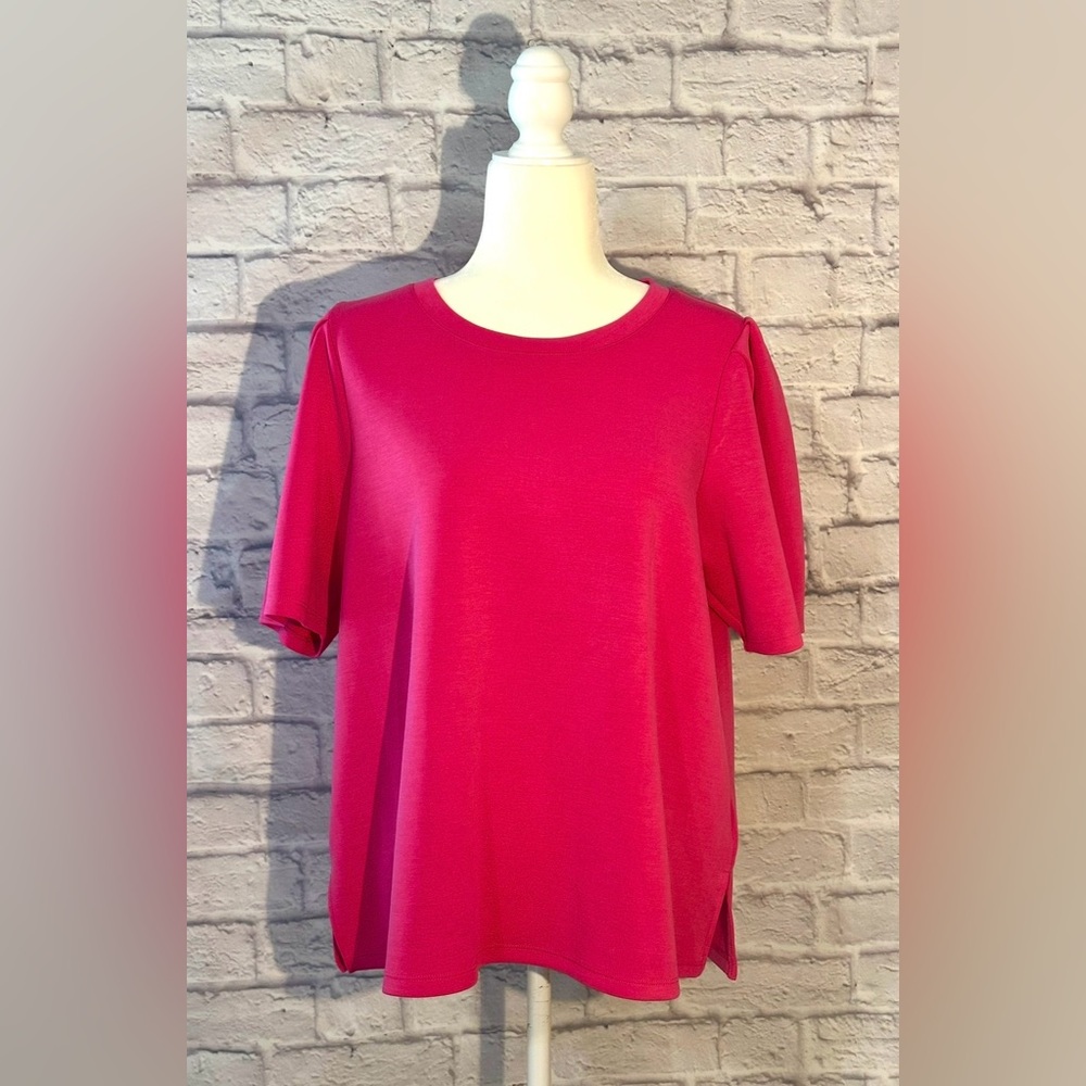 Cable & gauge hot pink top NWT